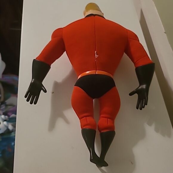 Disney's Incredibles Doll - Picture 5 of 8